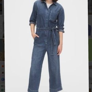 Gap jumpsuit